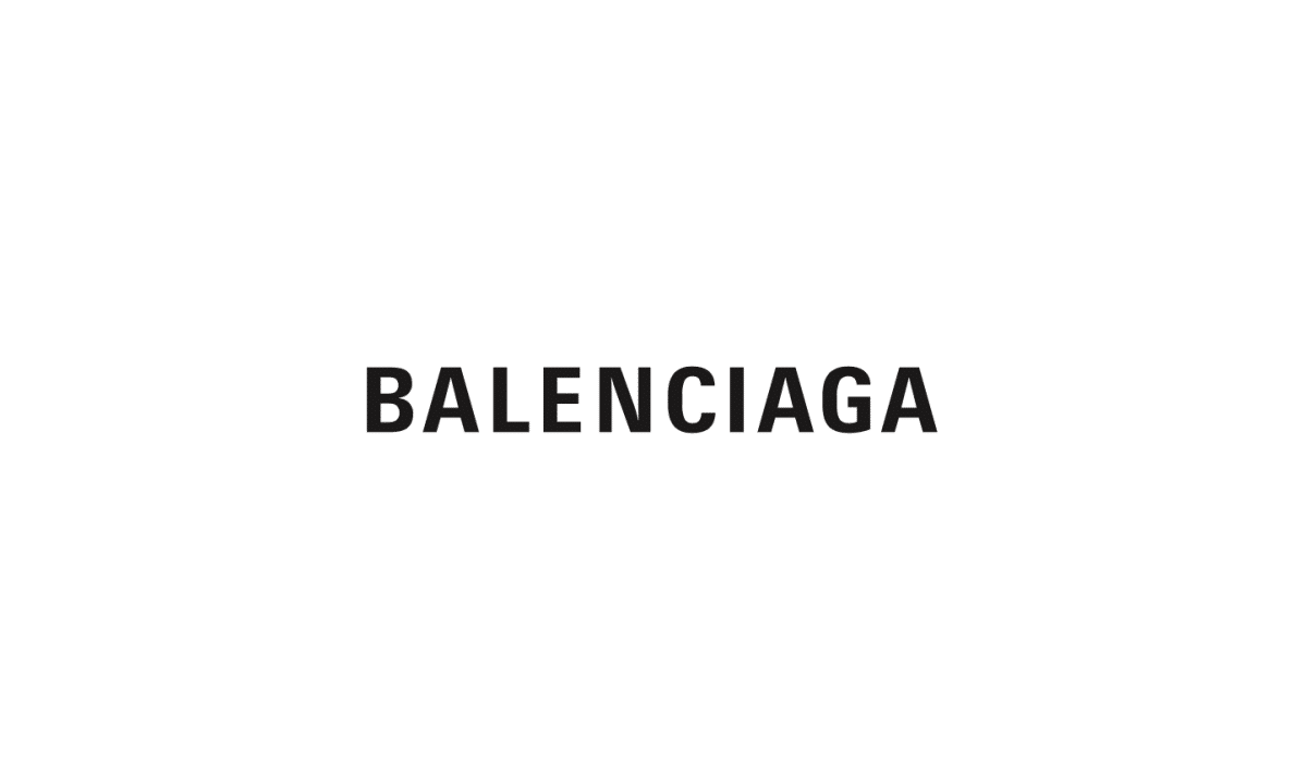 这款 PS5 主题 Balenciaga T 恤比游戏机还要贵