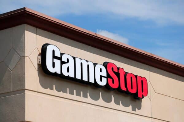 Gamer mencoba menjual PS4 Pro ke GameStop, tetapi hal 